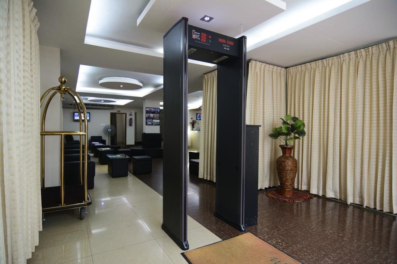 Holiday Xpress ธากา ภายนอก รูปภาพ