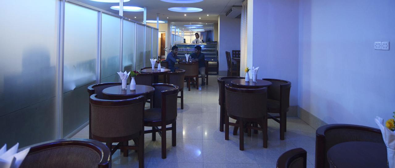 Holiday Xpress ธากา ภายนอก รูปภาพ